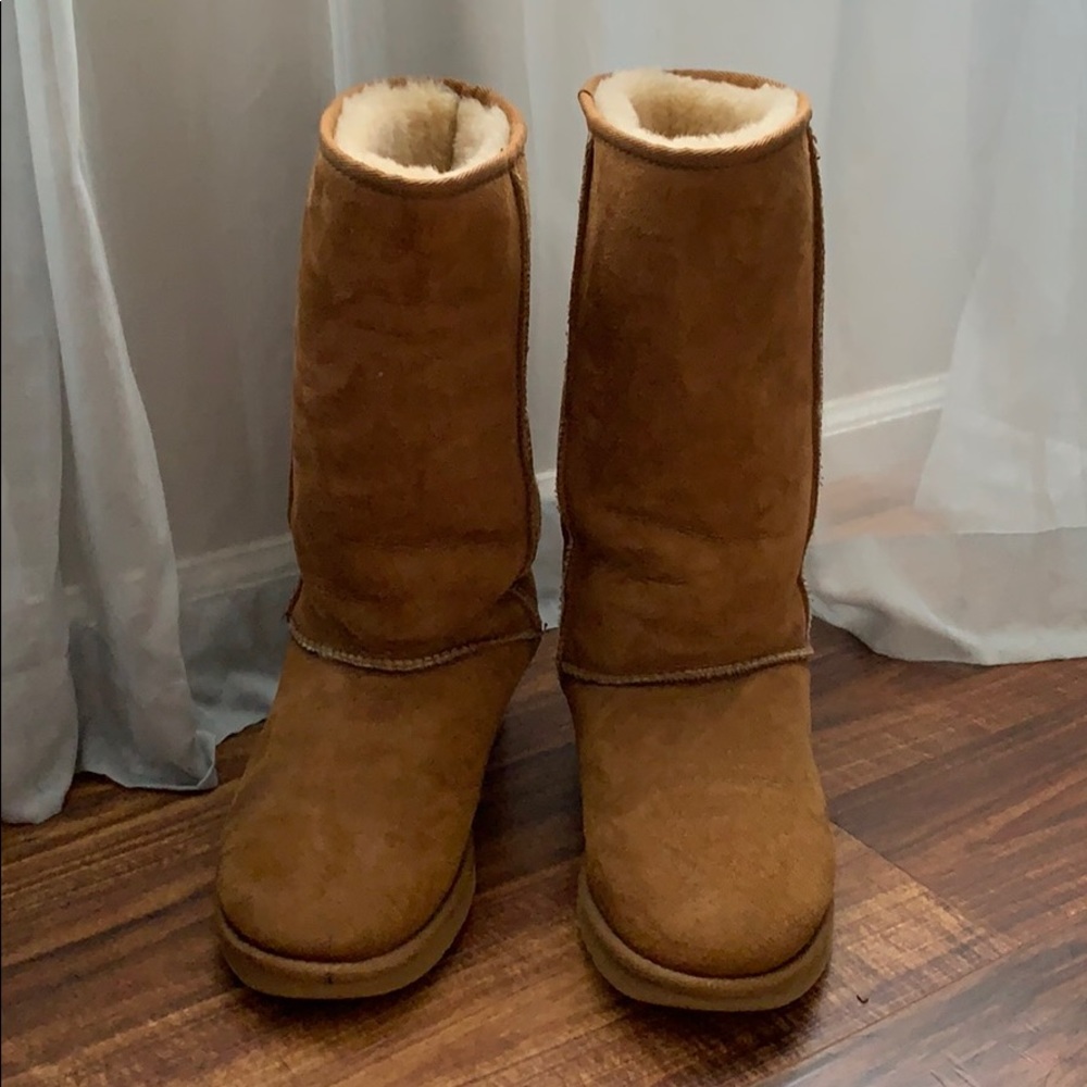 Chestnut uggs